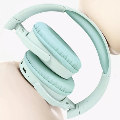 Fashionable Bluetooth wireless headphones, over-ear, deep bass, sports