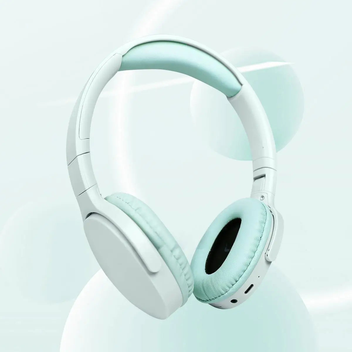 Fashionable Bluetooth wireless headphones, over-ear, deep bass, sports