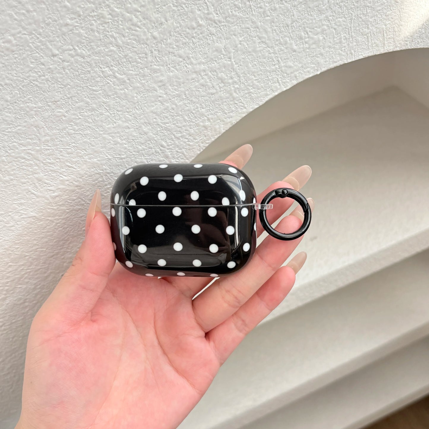 Simple Fashion White Polka Dot Pattern Black Glossy Protective